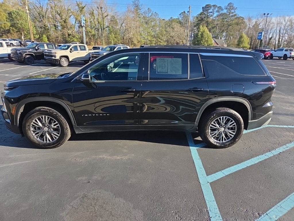 2025 Chevrolet Traverse LT
