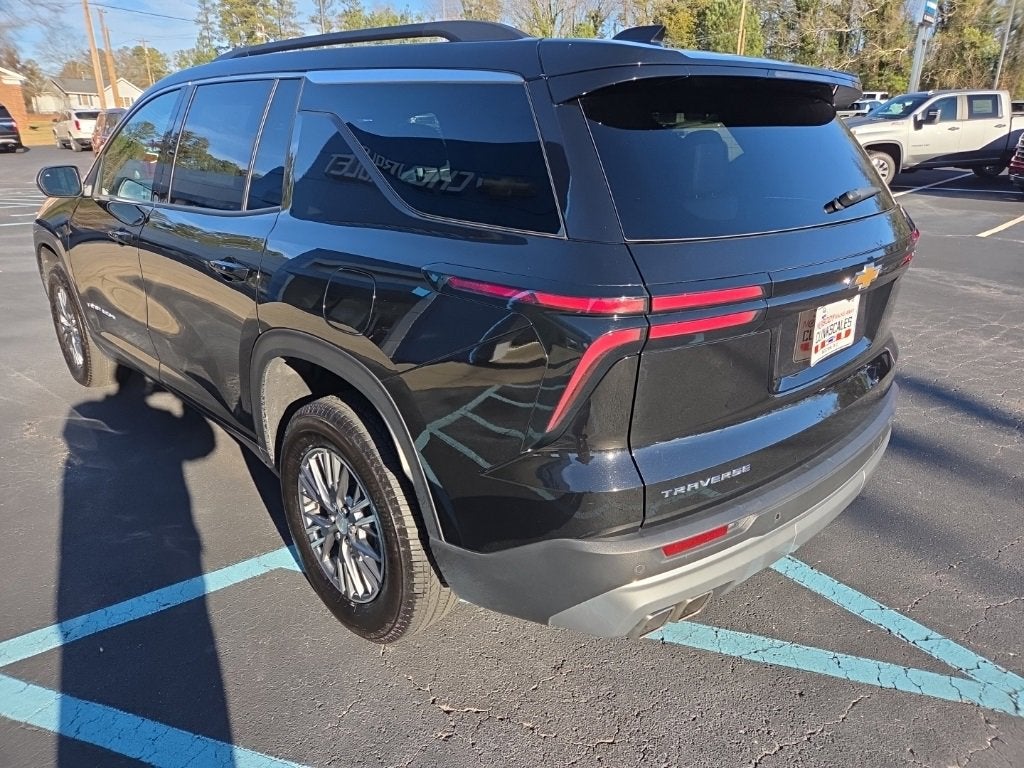 2025 Chevrolet Traverse LT