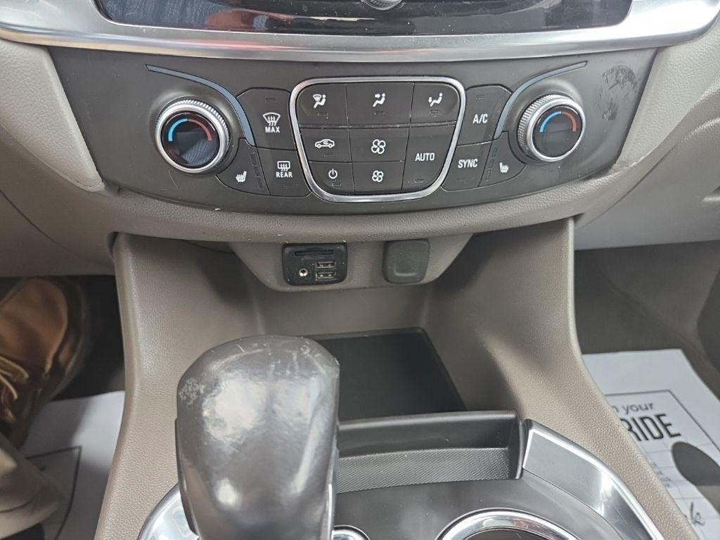 2021 Chevrolet Traverse LT Leather